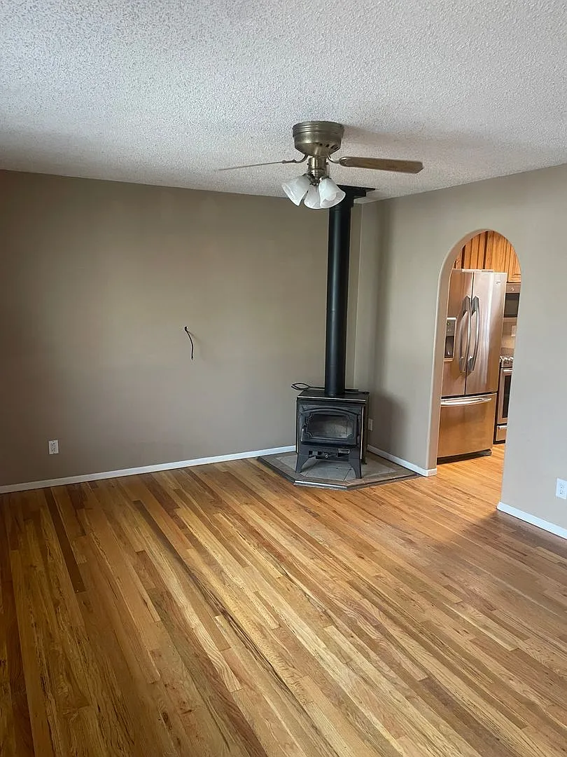 Charming and Updated 3 bed w/ Basement home in fantastic location! — Photo 3