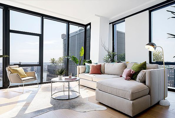 1st image of 626 1st Ave APT W38c