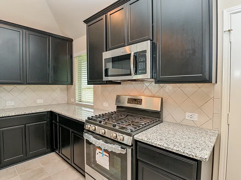 8807 Trenton Landing Ln — Photo 7