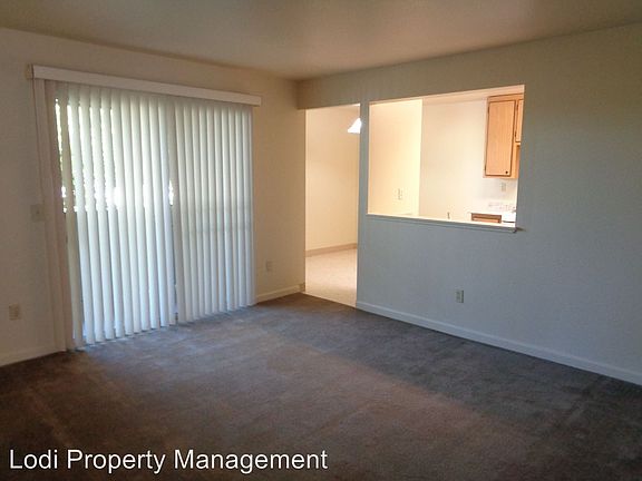 3rd image of 511 Almond Dr APT 22