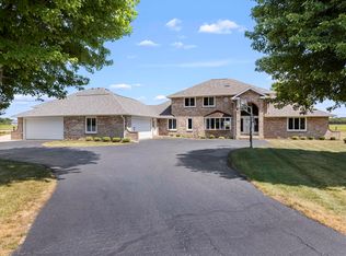 2601 Cessna Cir, Poplar Grove, IL 61065