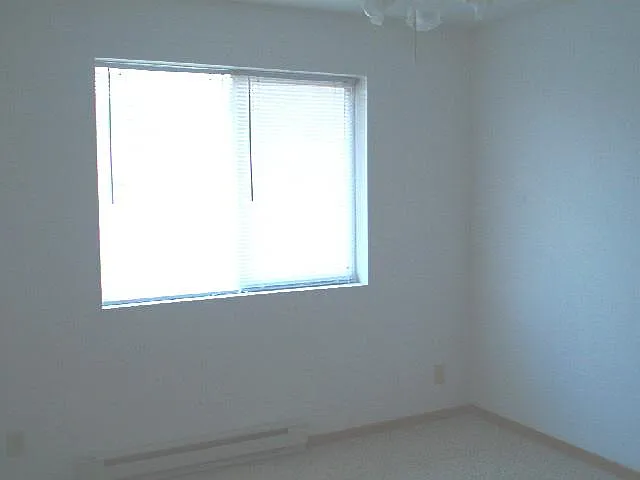 560 Main St #4 — Photo 9