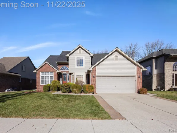 22245 Brywood Ct, Clinton Township, MI 48036