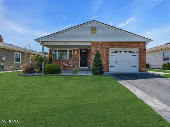 12 Polonaise Drive, Toms River, NJ 08757
