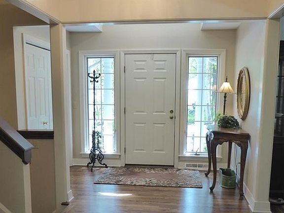 3rd image of 7940 Wedgewood Dr