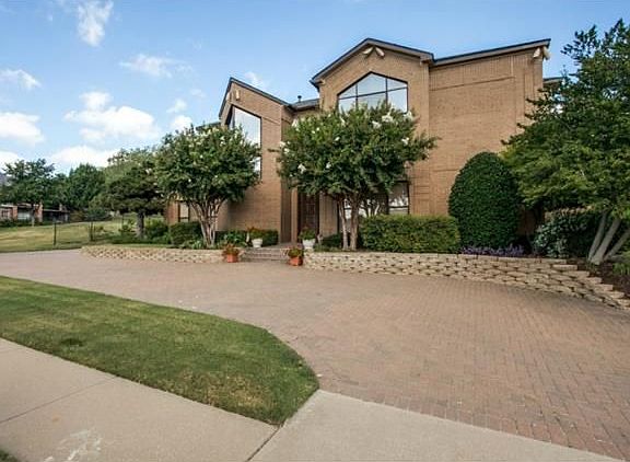 2nd image of 6649 Columbine Way