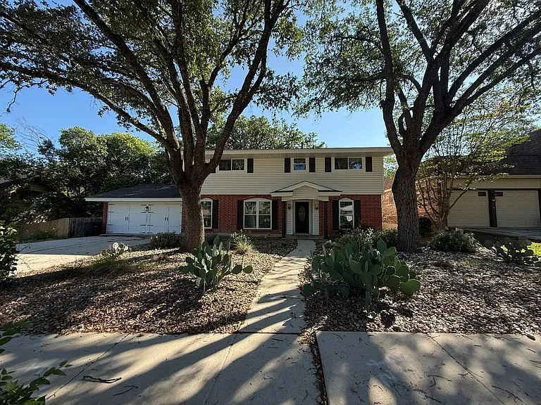 10606 Millspring — Photo 1