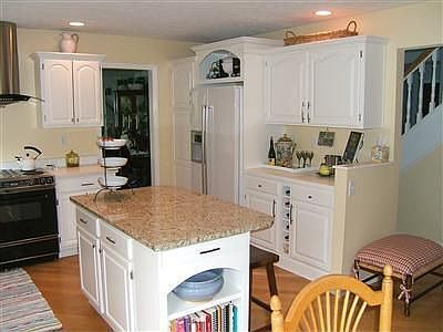 3rd image of 6893 Penridge Dr