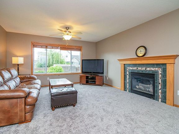2nd image of 405 5th St NW