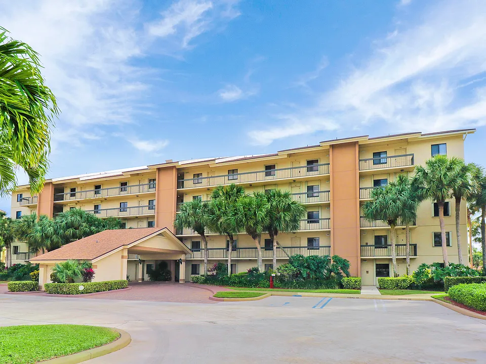 1601 Marina Isle Way #202