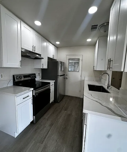 3235 W Clinton Ave #101 — Photo 1