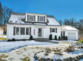 156 Sycamore Ave, Livingston, NJ 07039