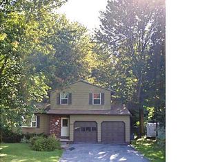 5521 Chateau Ln, Clay, NY 13041