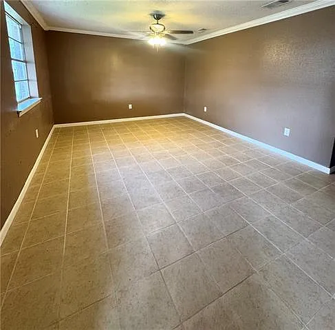 3 bed, 2.0 bath, 1380 sqft, $1,550 — Photo 3