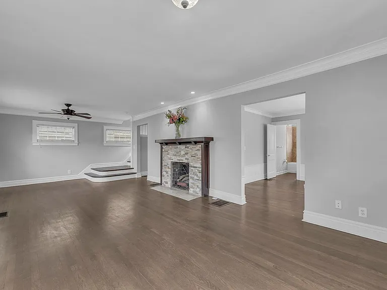 5545 Harrison St — Photo 4