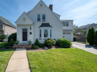 31 Forest Ave, Cranston, RI 02910