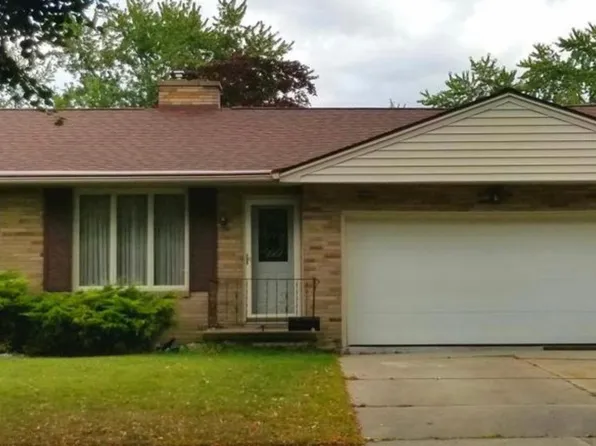 403 Hart St, Essexville, MI 48732
