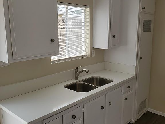 5th image of 16724 Yukon Ave #2