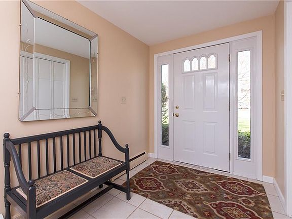 3rd image of 102 Ponderosa Dr