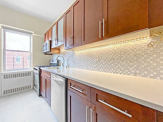 5th image of 6910 108th St APT 9G