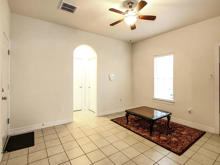 2915 Paige St — Photo 9