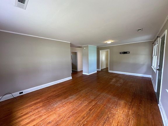 5th image of 106 Roosevelt Dr