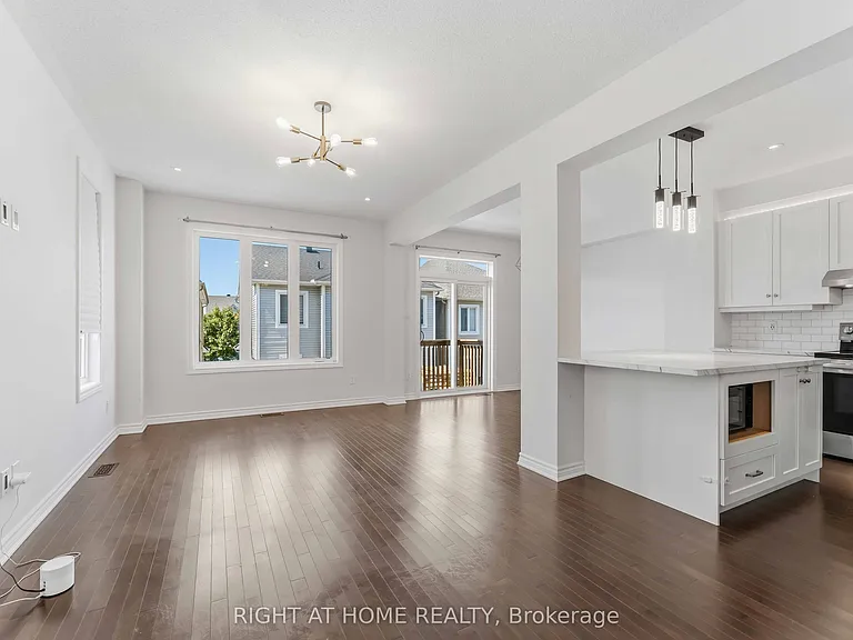 432 Meadowbreeze Dr — Photo 3
