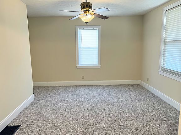 5th image of 727 Washington Ave #727