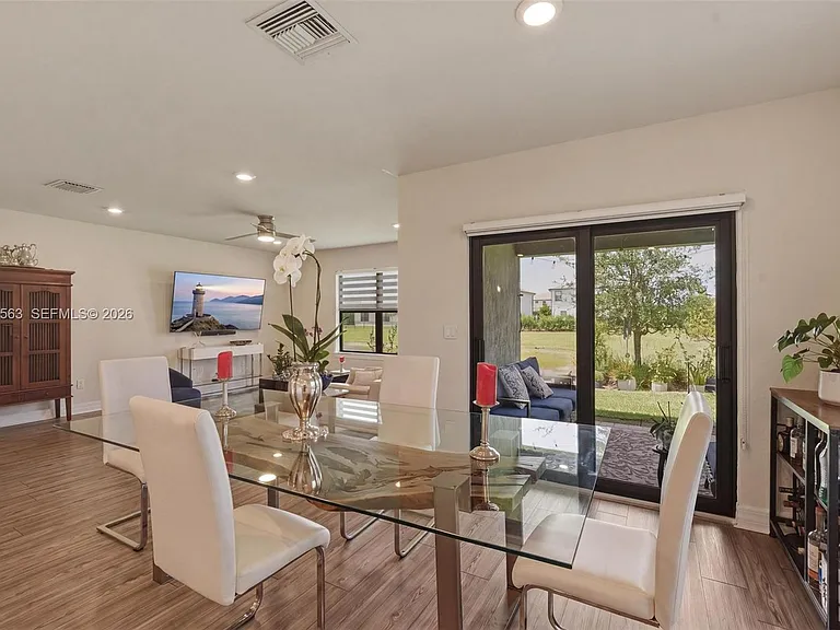 3141 Poinciana St — Photo 12