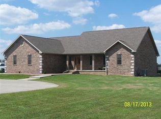16335 E Stockade Rd, Nevada, MO 64772