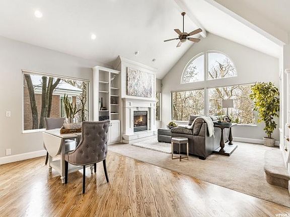 3rd image of 2069 E Harvard Oaks Cir