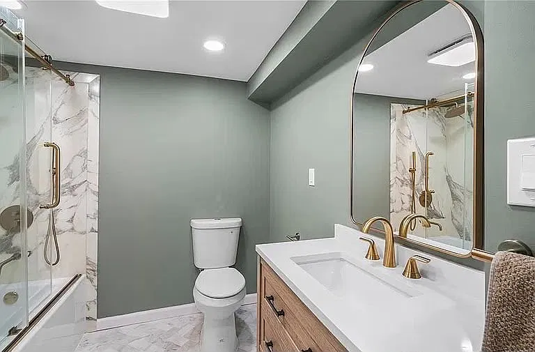 3 bed, 1988 sqft, $2,000 — Photo 1