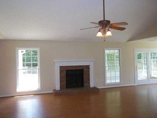 2nd image of 4675 Hampton Square Dr