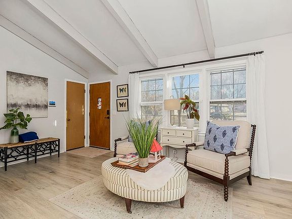 2nd image of 7510 N Avalon St