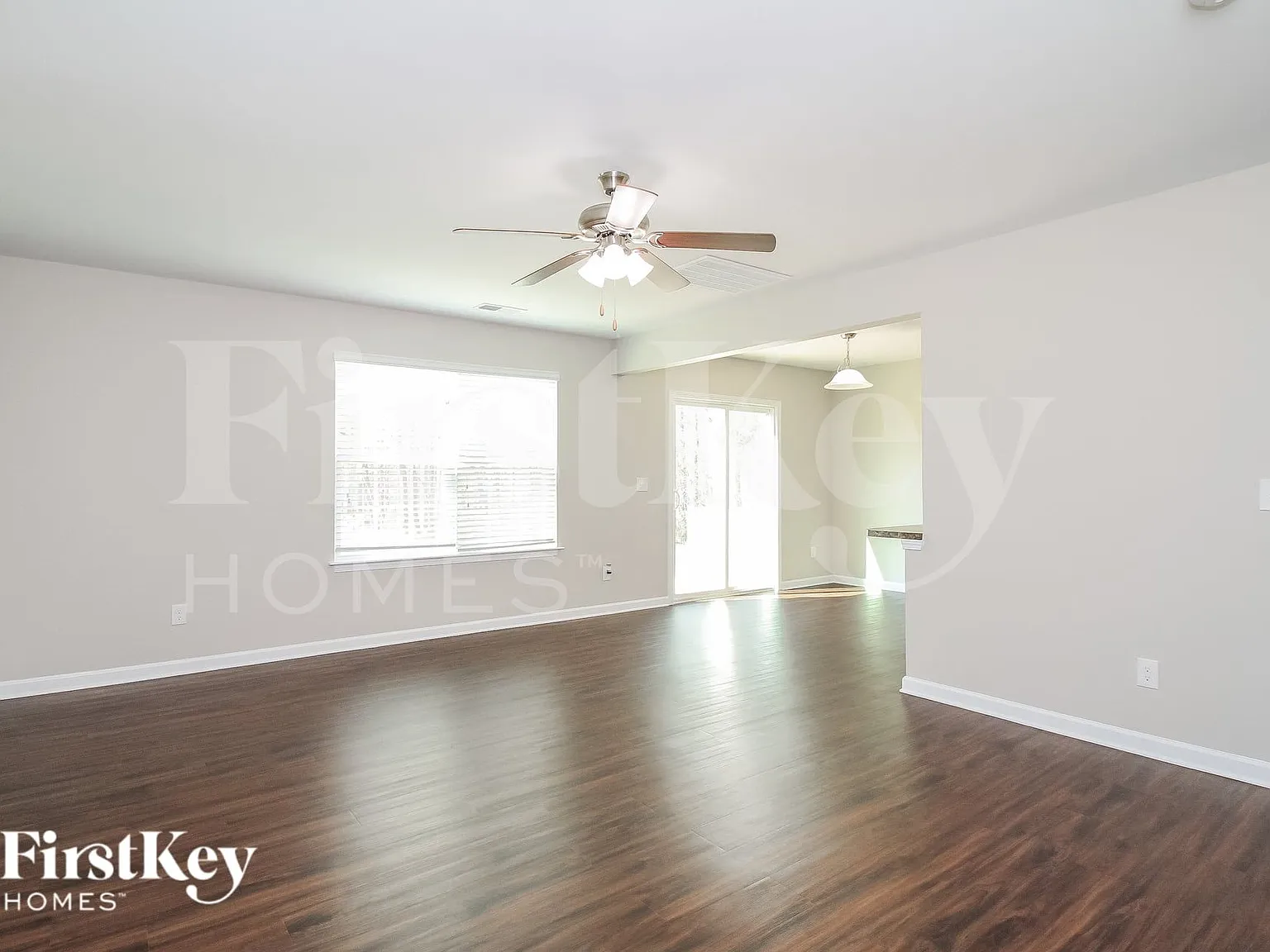 4 bed, 2.5 bath, 2496 sqft, $2,905 — Photo 3