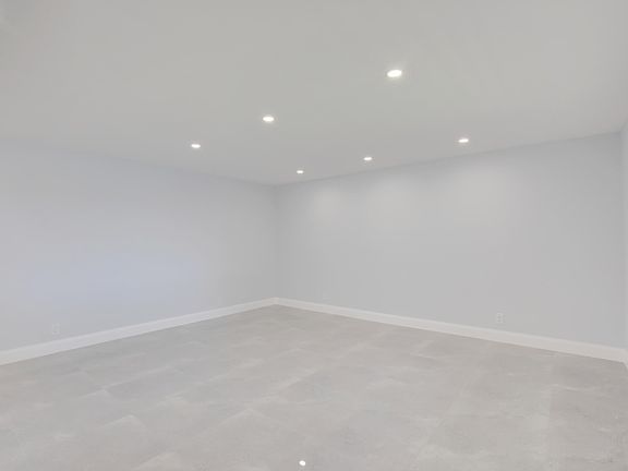 4th image of 15109 Ashland Ter Unit 320