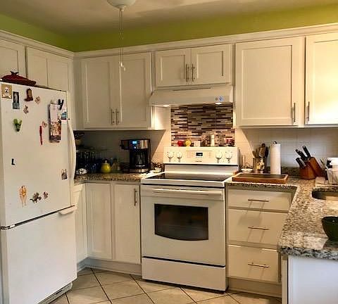 2nd image of 121C Edinburgh Ln
