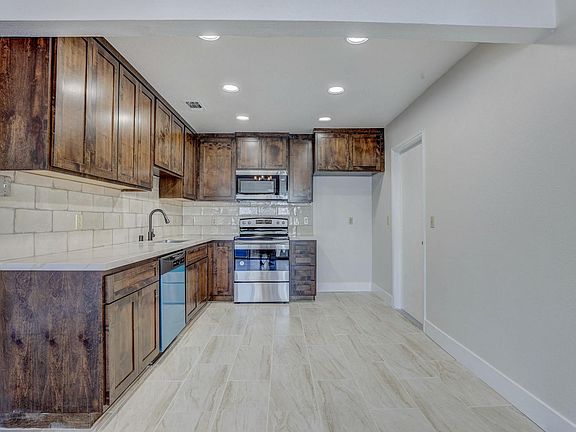 4th image of 4067 Tresler Ave