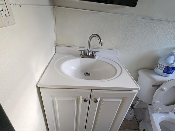 5th image of 14101 Saratoga Ave
