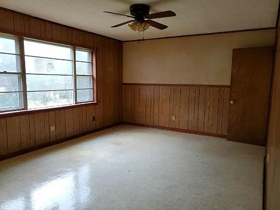 2nd image of 185 Wortham St