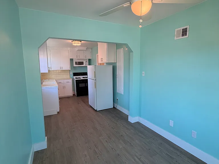 1325 Pomona St — Photo 5