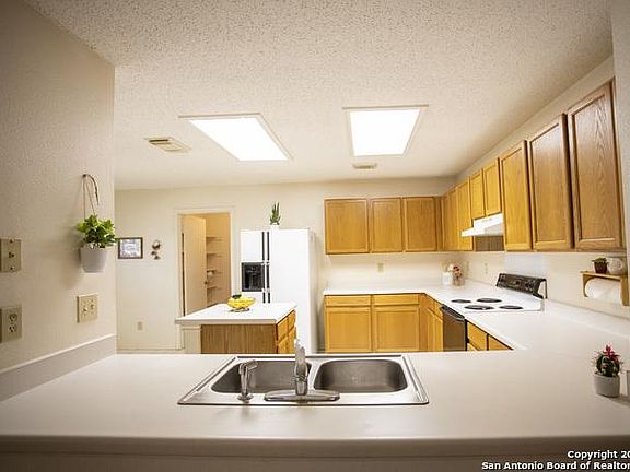 5th image of 16123 Turnstone Ln