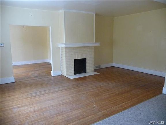 3rd image of 62 Magnolia St