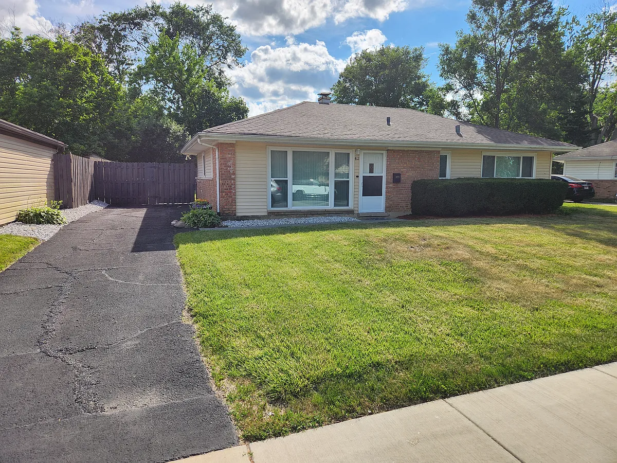 Building Photo - 412 S Orchard Dr