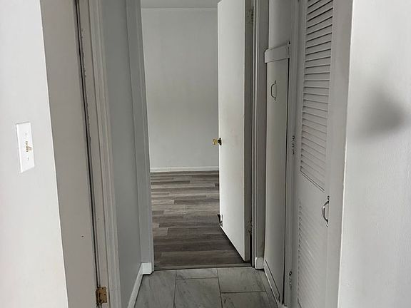 5th image of 10631 Saratoga St