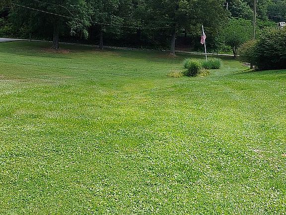 Front of property facing rd