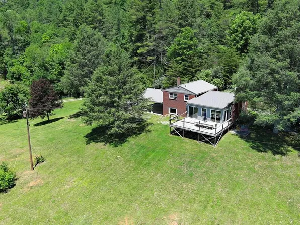 70 Maple Ridge Ln, Fries, VA 24330
