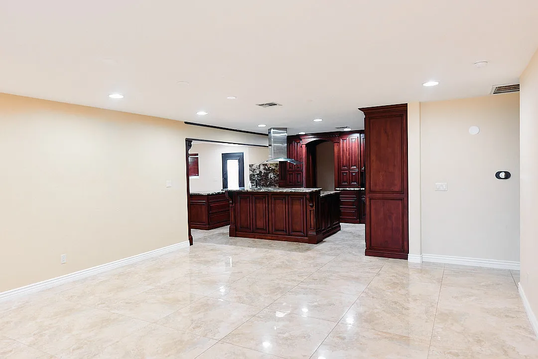 3 bed, 3.5 bath, 2979 sqft, $3,500 — Photo 3