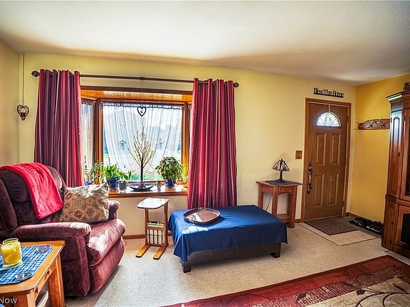 3rd image of 939 E 349th St