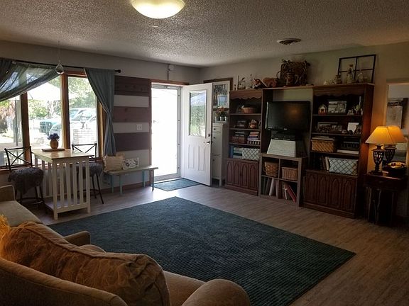 4th image of 10469 E Glendale St